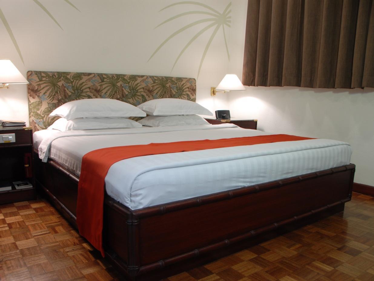 אנגלס Oasis Hotel מראה חיצוני תמונה