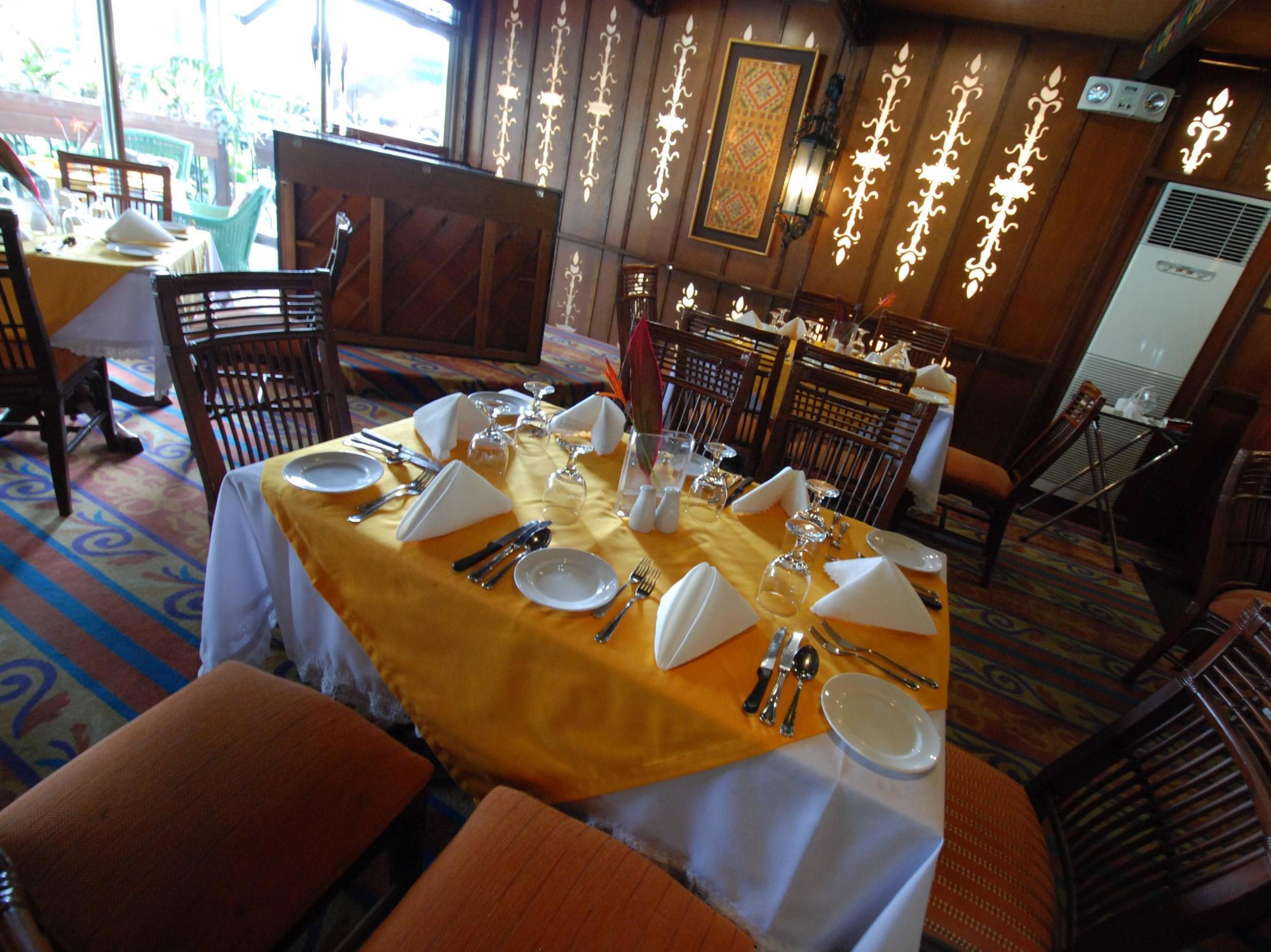 אנגלס Oasis Hotel מראה חיצוני תמונה