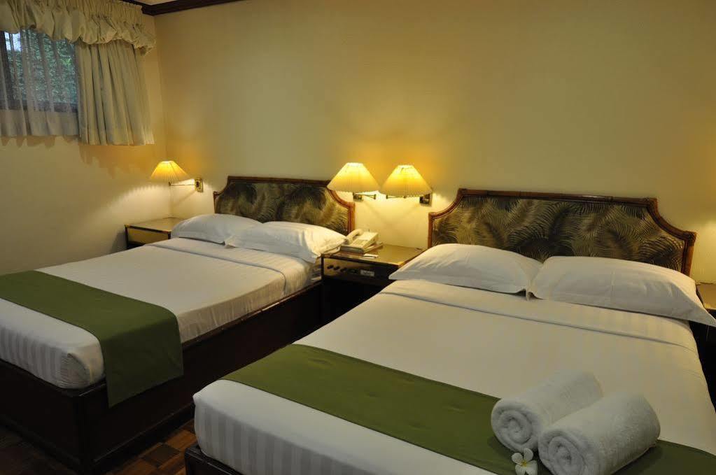 אנגלס Oasis Hotel מראה חיצוני תמונה