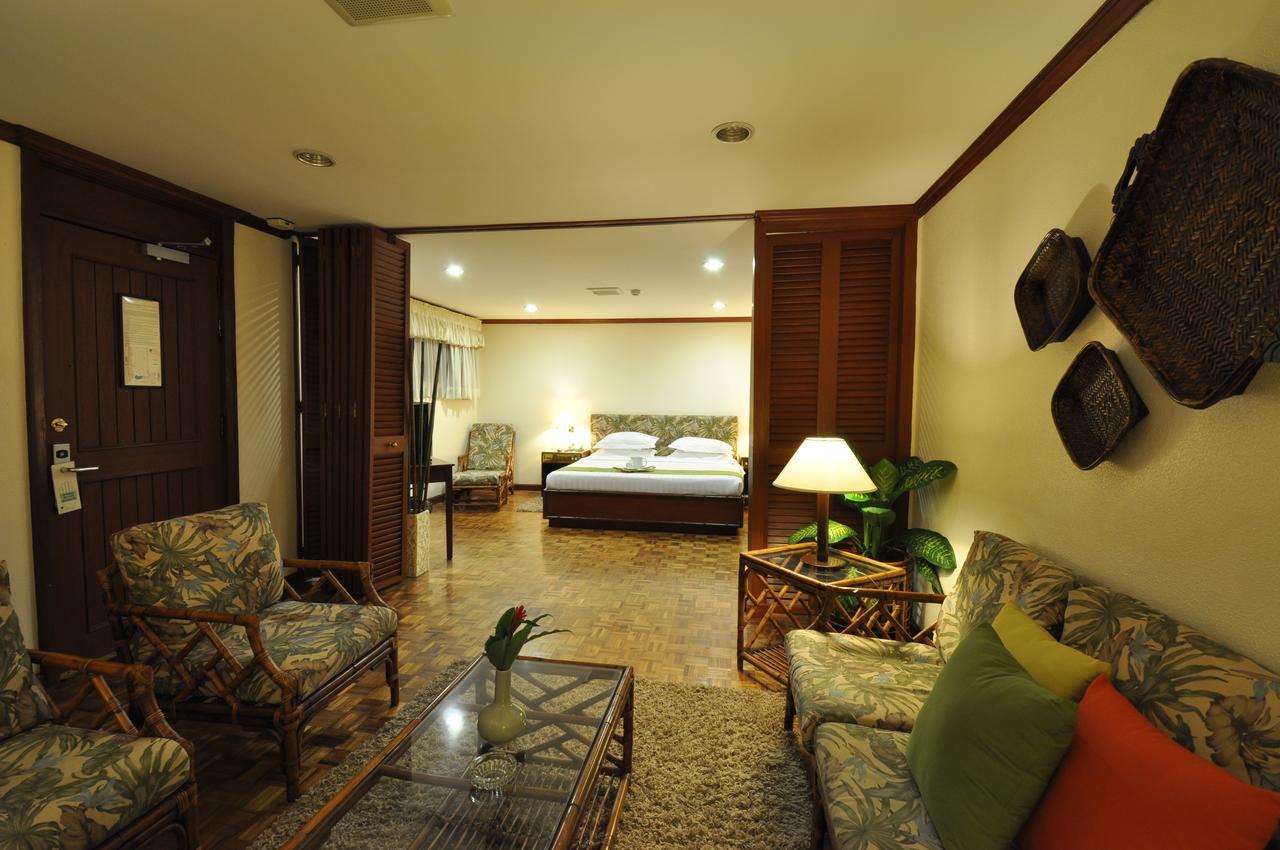אנגלס Oasis Hotel מראה חיצוני תמונה