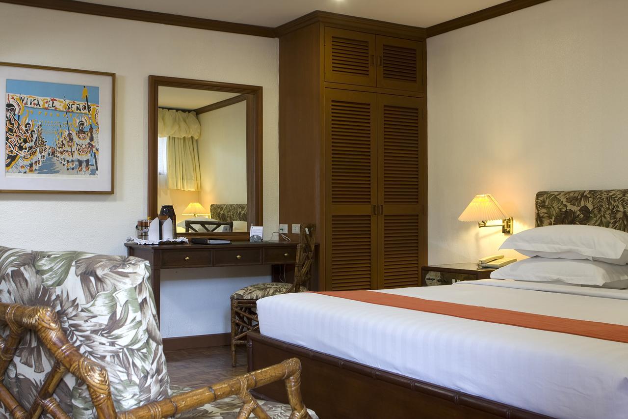אנגלס Oasis Hotel מראה חיצוני תמונה