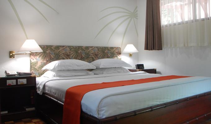 אנגלס Oasis Hotel מראה חיצוני תמונה