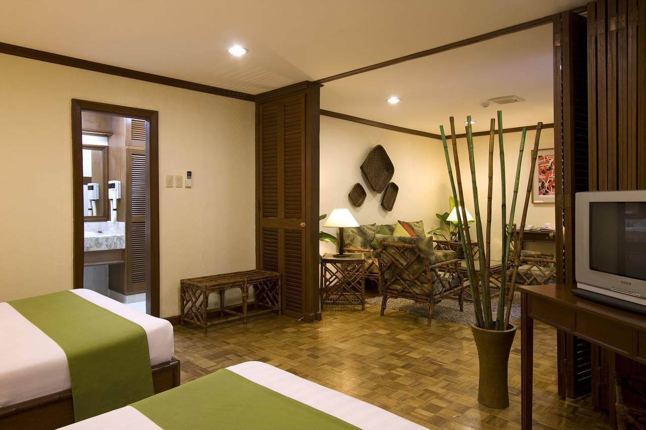 אנגלס Oasis Hotel מראה חיצוני תמונה